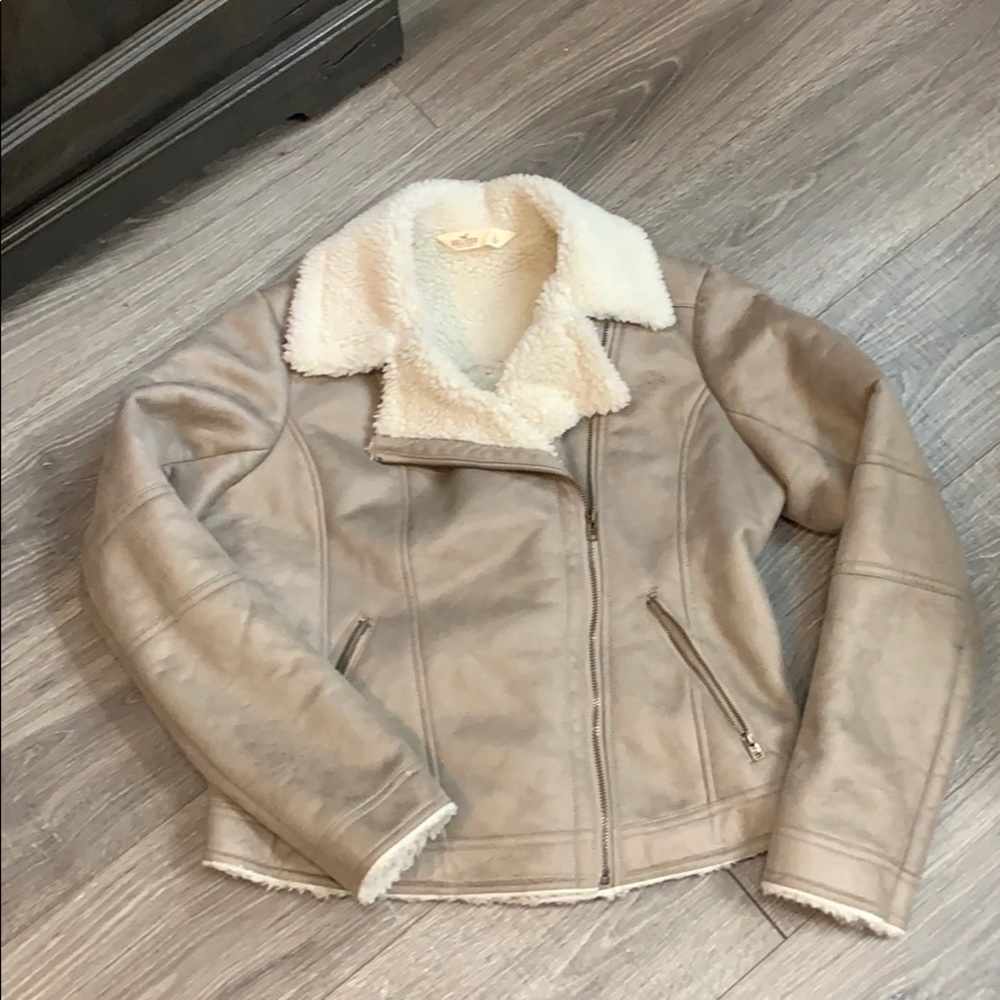 Hollister size large jacket with fuzzy liner